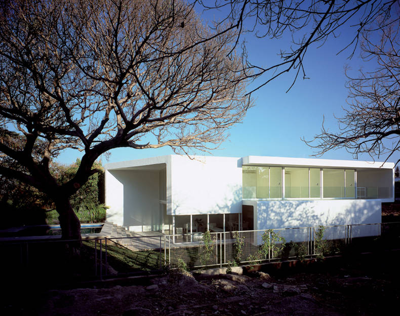 Suntro House by Jorge Hernandez de La Garza