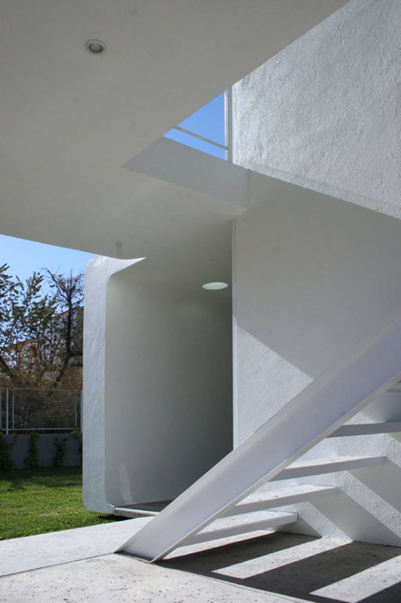 Suntro House by Jorge Hernandez de La Garza