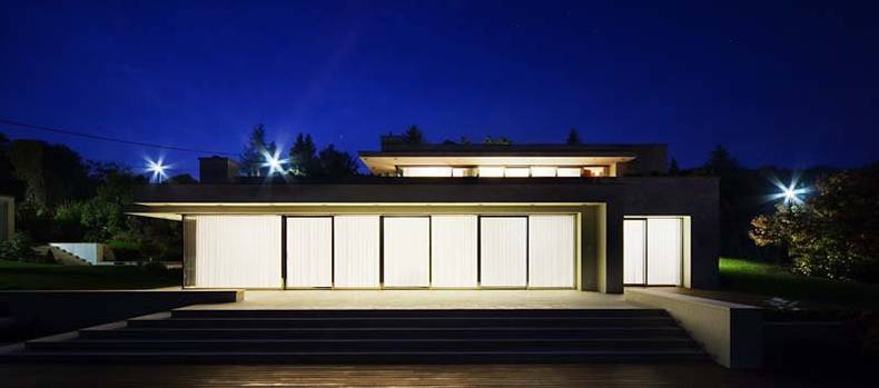 Contemporary Villa in Szentendre, Hungary by Architema