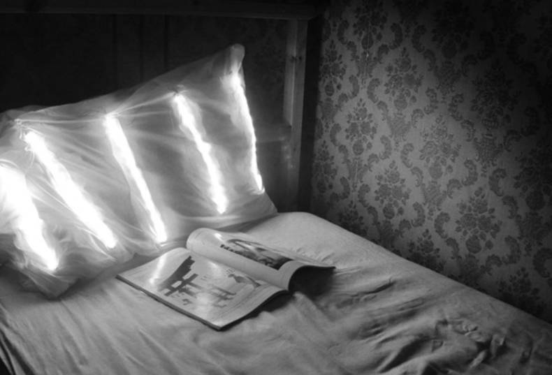 Luminube - pillowcase with integrated LED lights by Takanori Matsukobo