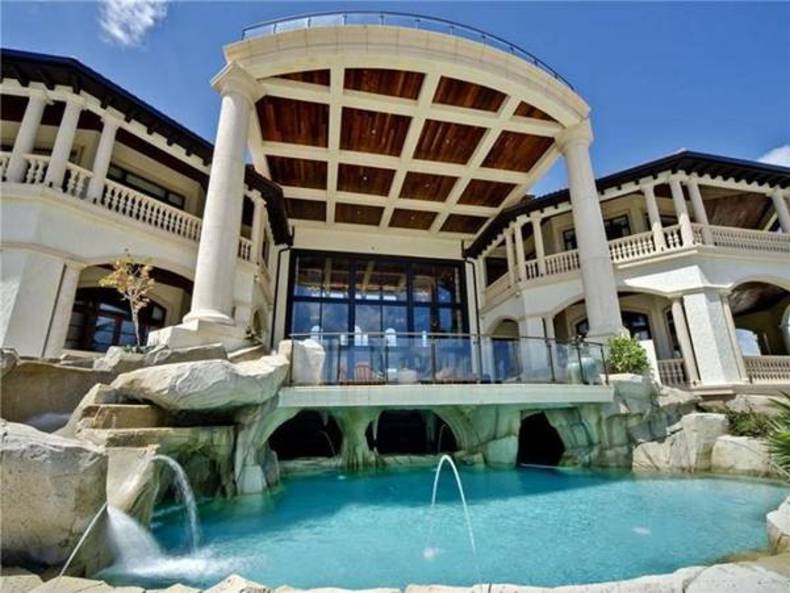 Luxury Mansion in the Cayman Islands