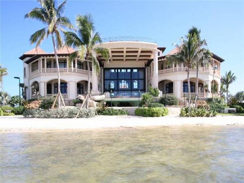 Luxury Mansion in the Cayman Islands