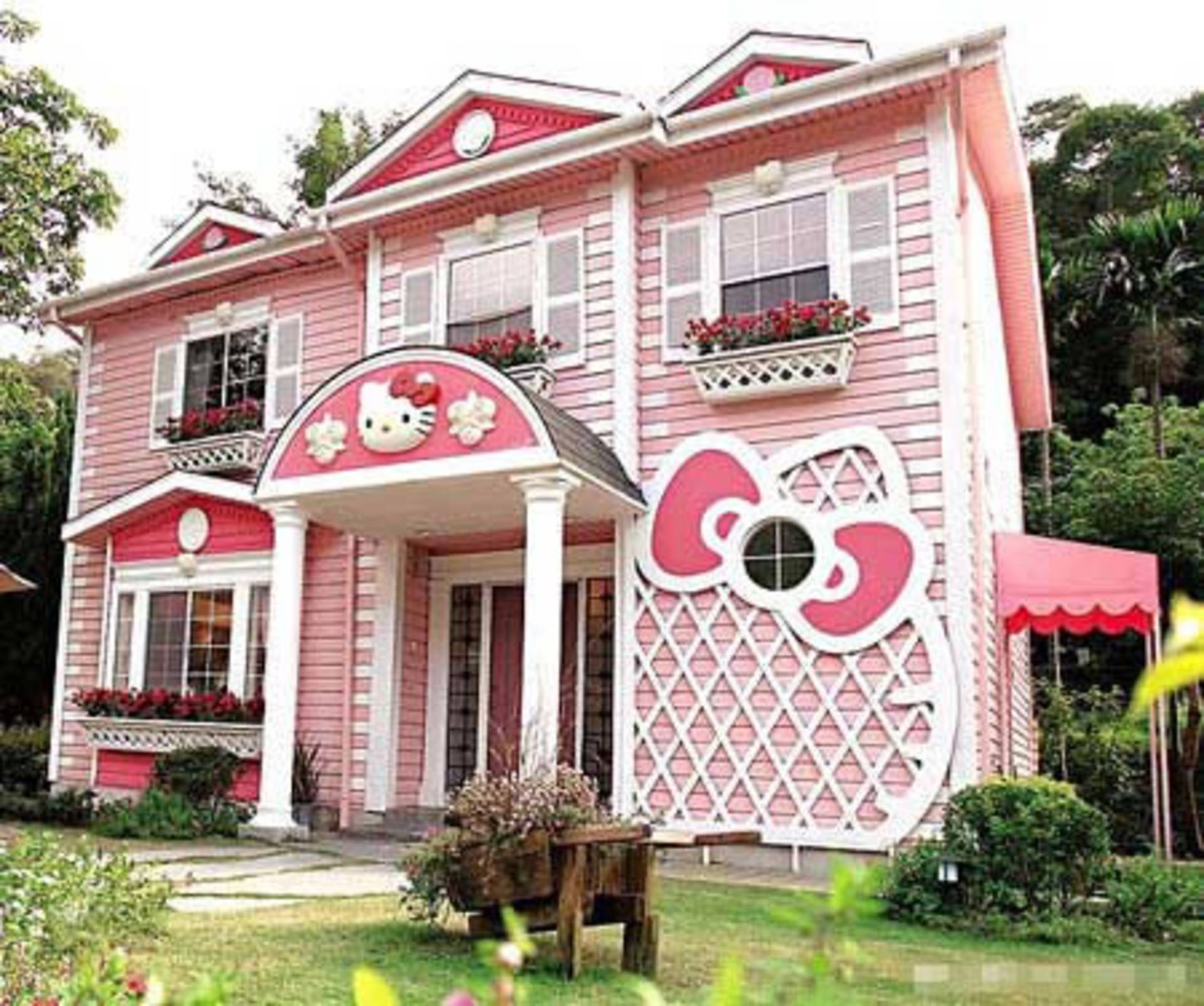 The House Of A Dream Coloured Pink Hello Kitty Theme Home Reviews