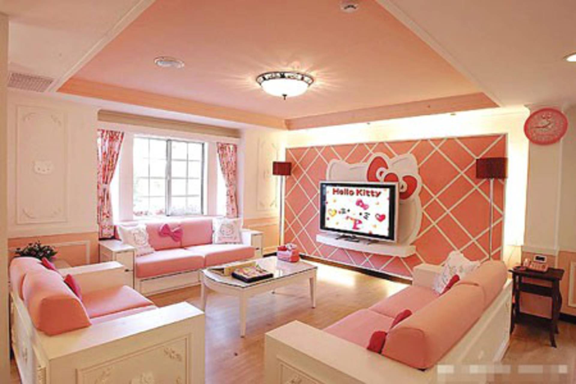 The House  Of A Dream Coloured Pink Hello  Kitty  Theme 