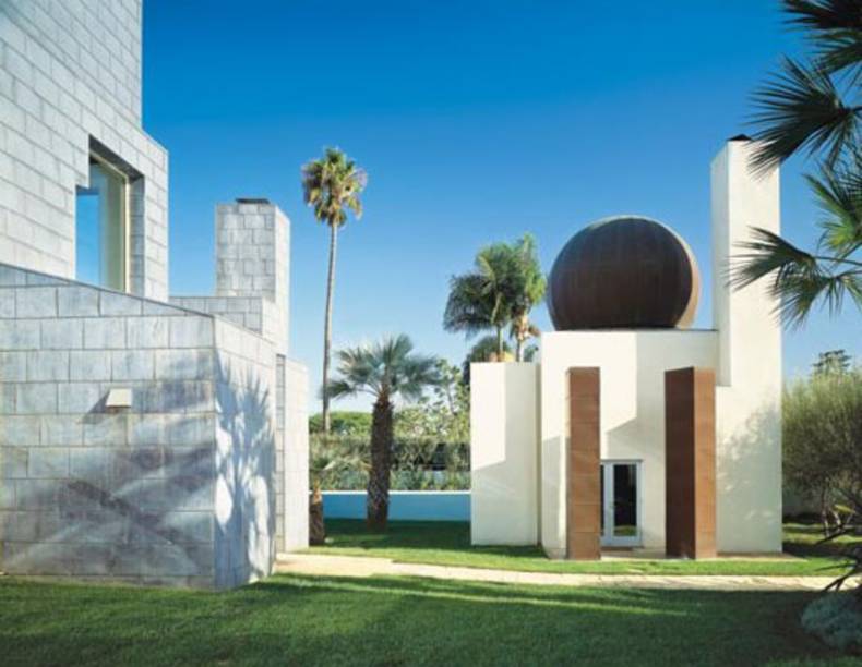 Gorgeous Schnabel House by Frank Gehry