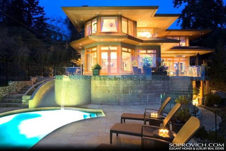 Beautiful Waterfront House in Vancouver