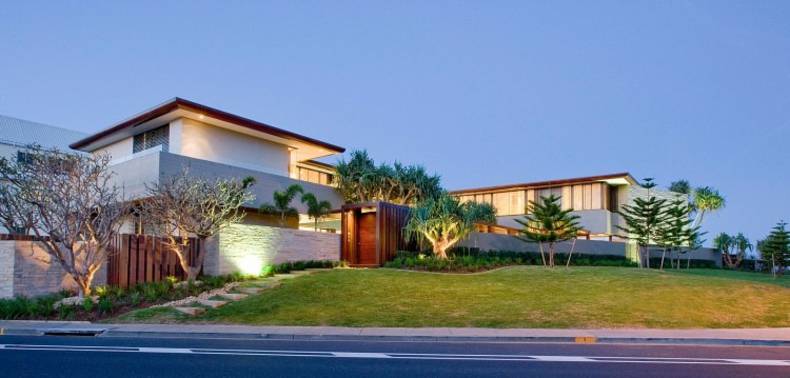 Luxury Albatross Residence by Bayden Goddard Design Architects