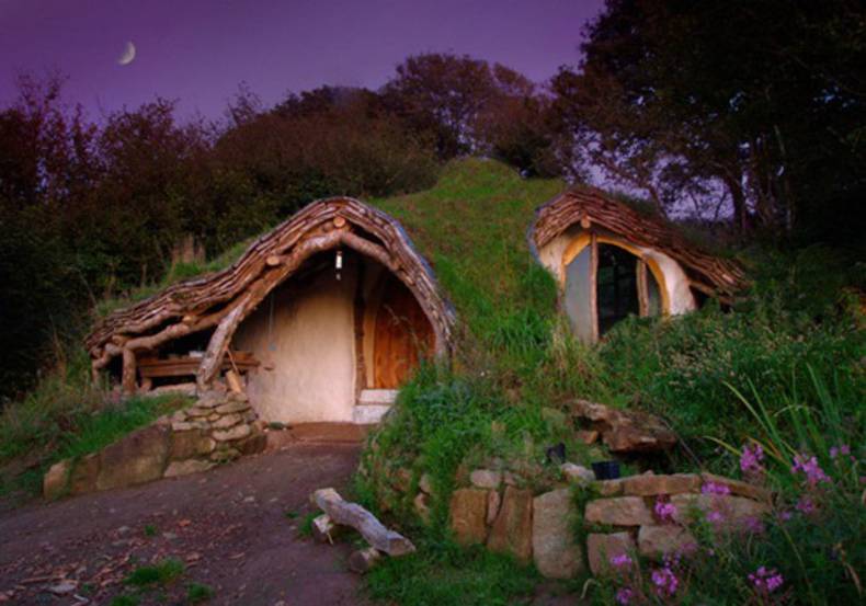 Woodland Home: The Hobbit House by Simon Dale
