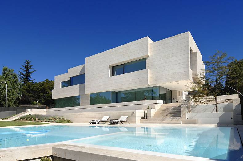 House in Las Rozas by A-cero Architects: the Mix of Art and Architecture