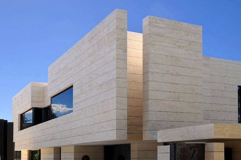 House in Las Rozas by A-cero Architects: the Mix of Art and Architecture