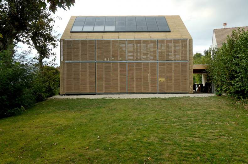 Solar powered Passive House in France by Karawitz Architecture