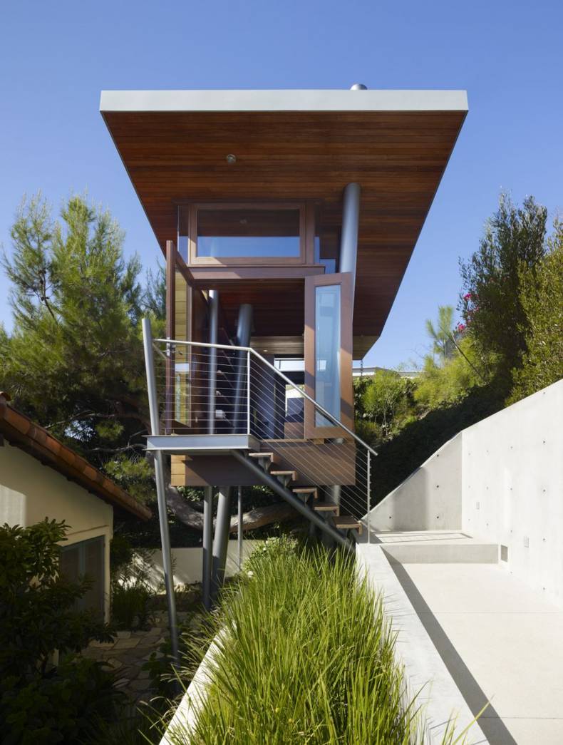 Small Tree House by Rockefeller Partners Architects