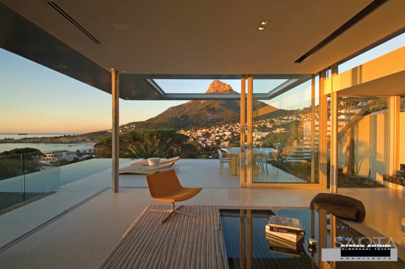 Breathtaking First Crescent House in South Africa