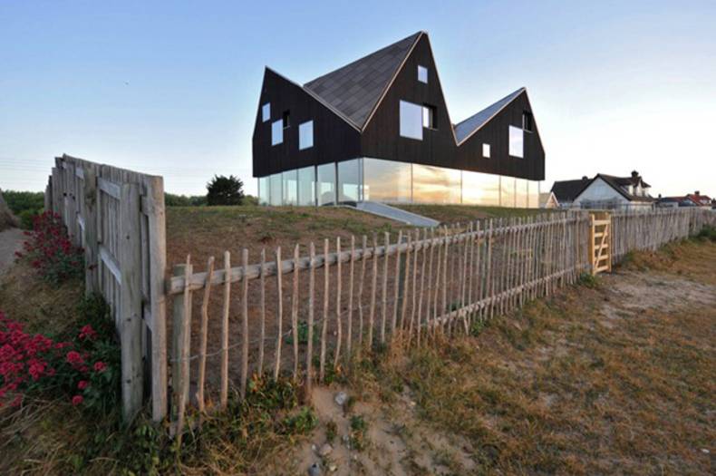 Dune House for rent in England
