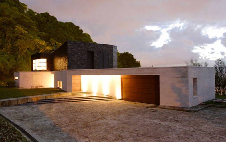 Sereno House by Jaime Rendon Arquitectos
