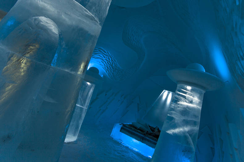 "Beam Me Up" room in Ice Hotel by Christian Strömqvist, Karl-Johan Ekeroth and PINPIN Studio 
