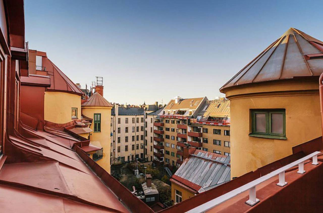 Крыша где жил карлсон. Крыши Стокгольма фото.