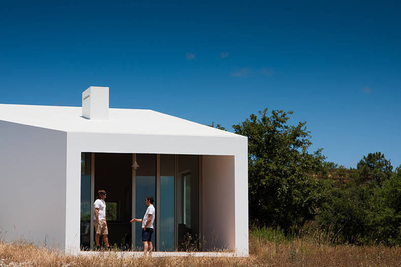 Down the Slope: the House in  Odemira by Vitor Vilhena Architects