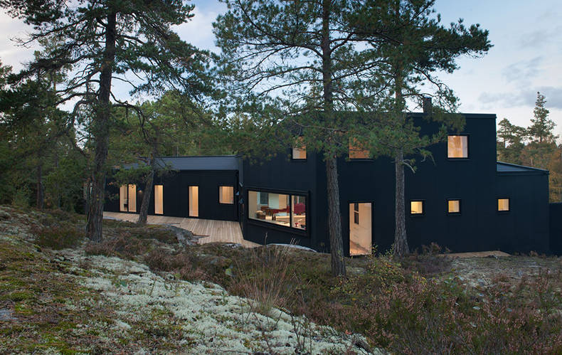 House with a Terrace, Surrounded by a Beautiful Forest: pS Arkitektur